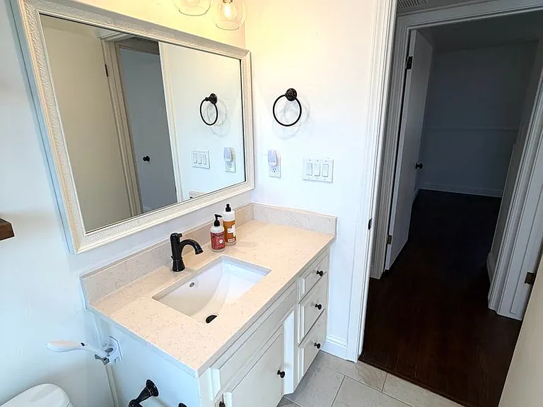 1704 Castle Ct — Photo 25