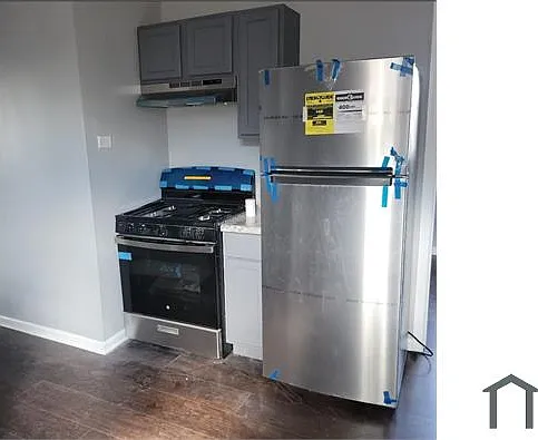 9721 S Avenue L #3 — Photo 5