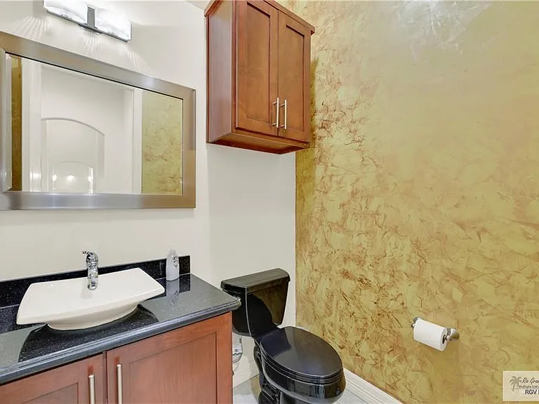 3601 N Toledo St — Photo 10