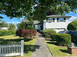 25 Washington Ave, Plainview, NY 11803