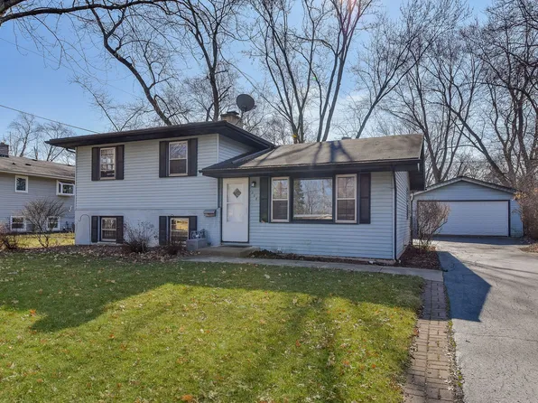 208 Triton Ln, Naperville, IL 60540