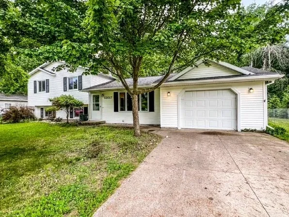 1307 N Antler St, Gladwin, MI 48624