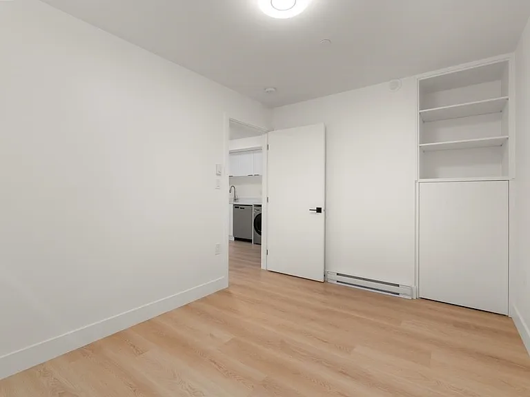 7338 Maple St #BASEMENT — Photo 11