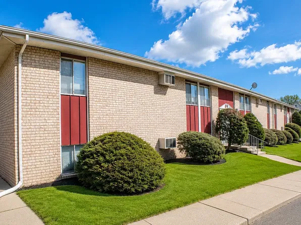 2419 Central Ave #9, Dubuque, IA 52001
