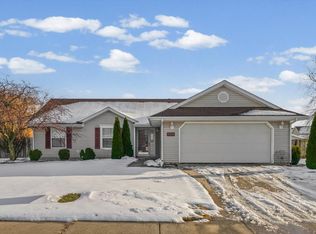 606 N Cedar Dr, Saint Joseph, IL