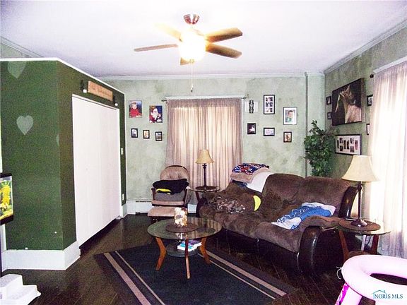 5th image of 214 E Madison St
