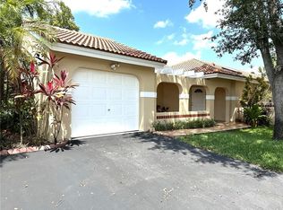 1257 Garden Rd, Weston, FL 33326