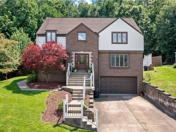 104 Oakwood Dr, Clairton, PA 15025