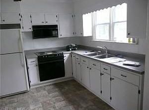 4th image of 926 Poquoson Ave
