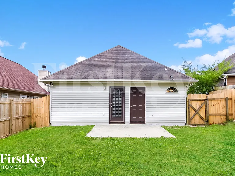 104 Mayfair Ln — Photo 15