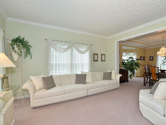 5th image of 209 Foxburg Dr