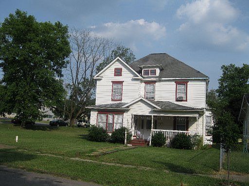 2nd image of 250 E Anderson Ave