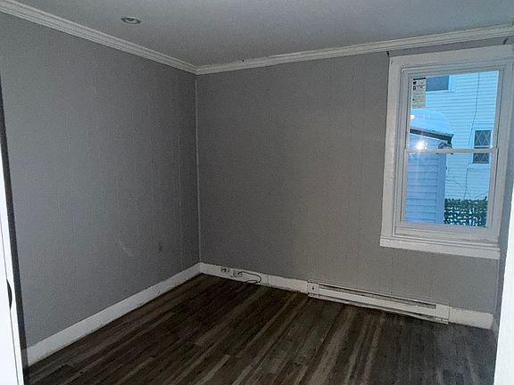 3rd image of 438 Norwich Ave #438