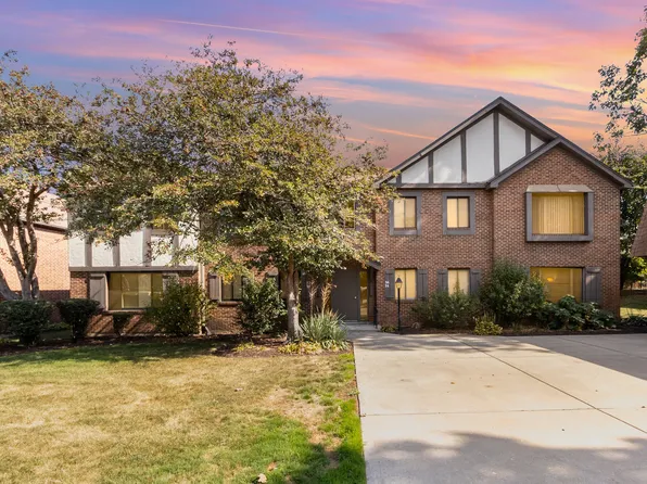 52 Parliament Dr W #127, Palos Heights, IL 60463