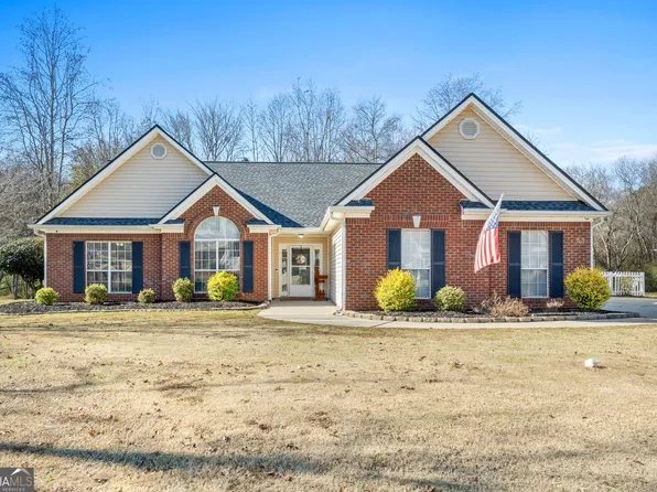 53 Pebble Creek Dr, Newnan, GA 30265