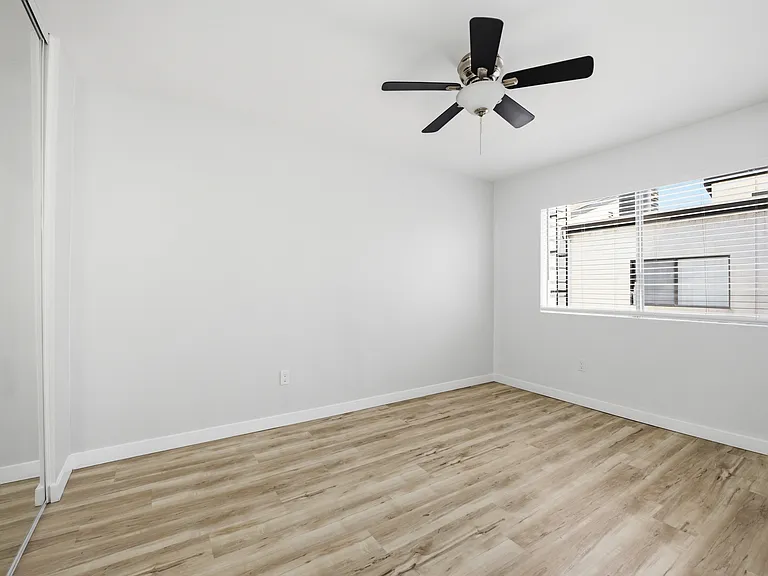 4559 Campus Ave #10 — Photo 8