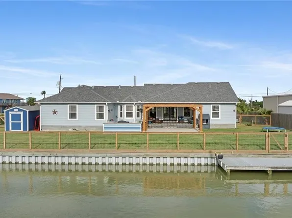 106 Dove Dr, Rockport, TX 78382