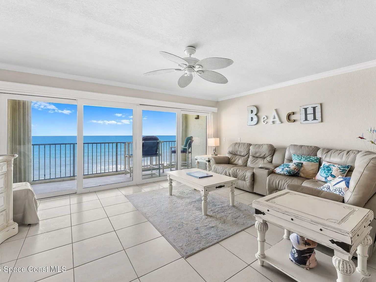 2 bed, 2.0 bath, 1462 sqft, $3,800 — Photo 2