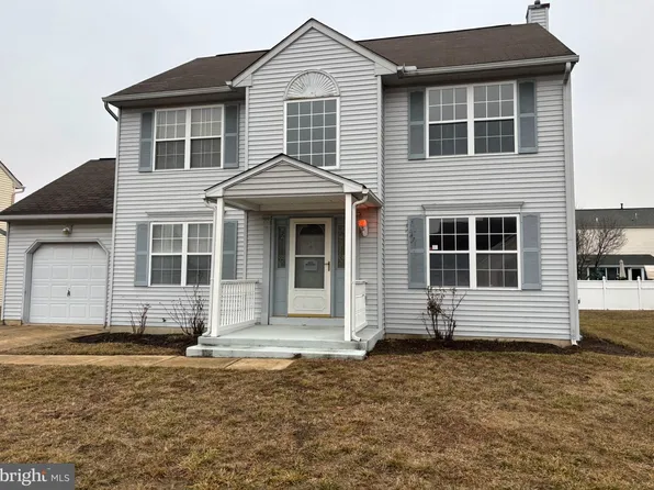 708 Staghorn Dr, New Castle, DE 19720