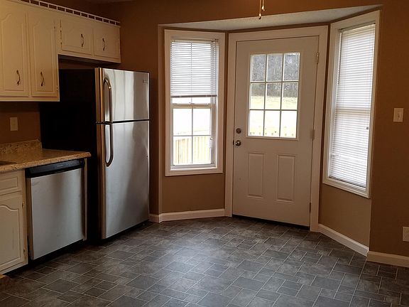 5th image of 1694 Sparkleberry Dr