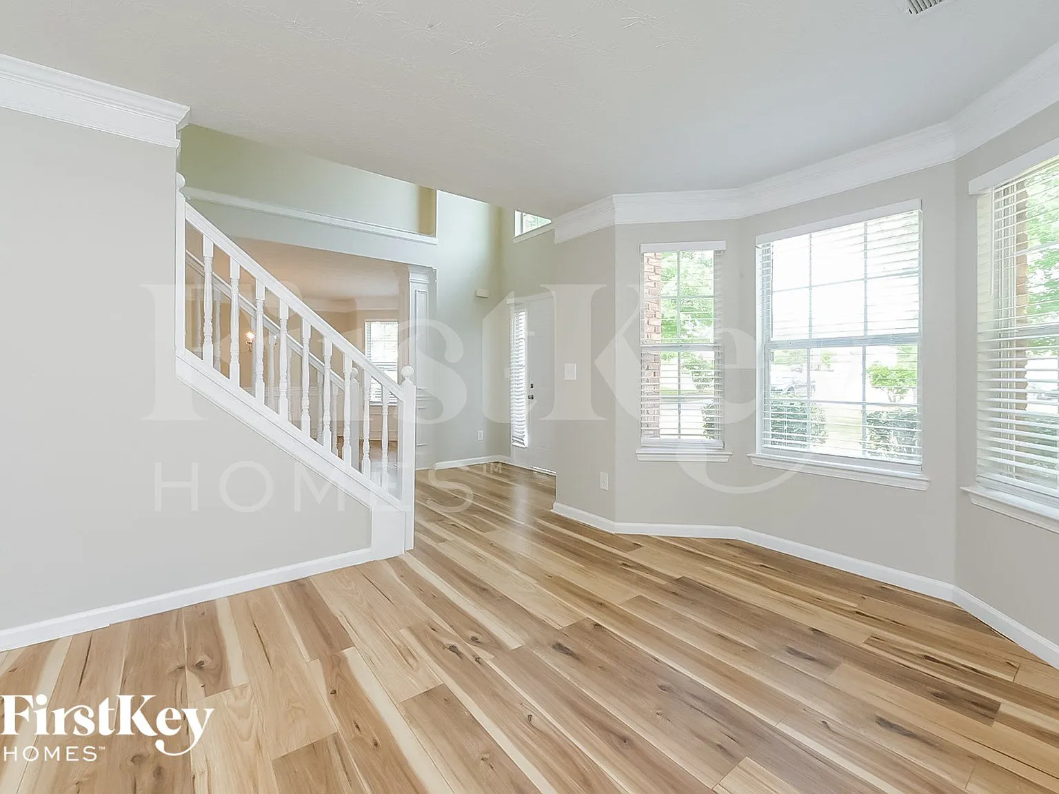4 bed, 2.5 bath, 2710 sqft, $2,925 — Photo 3