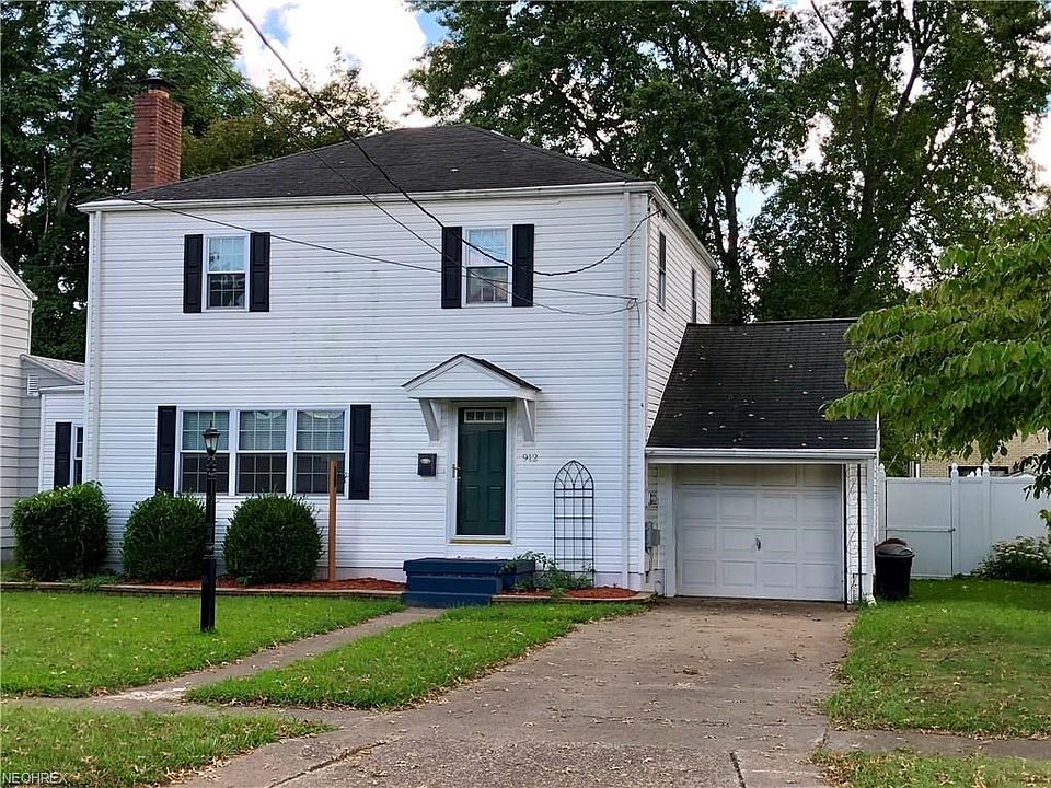 1st image of 912 Lincoln Dr