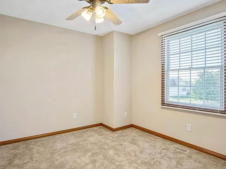 1334 Rachael Ln — Photo 16