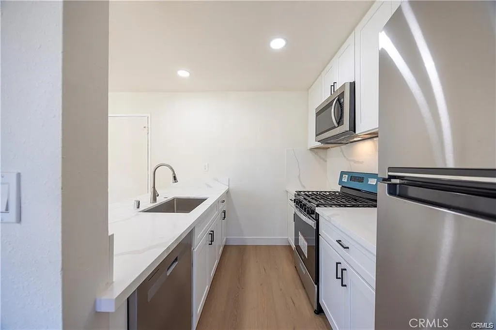 1 bed, 744 sqft, $1,890 — Photo 1