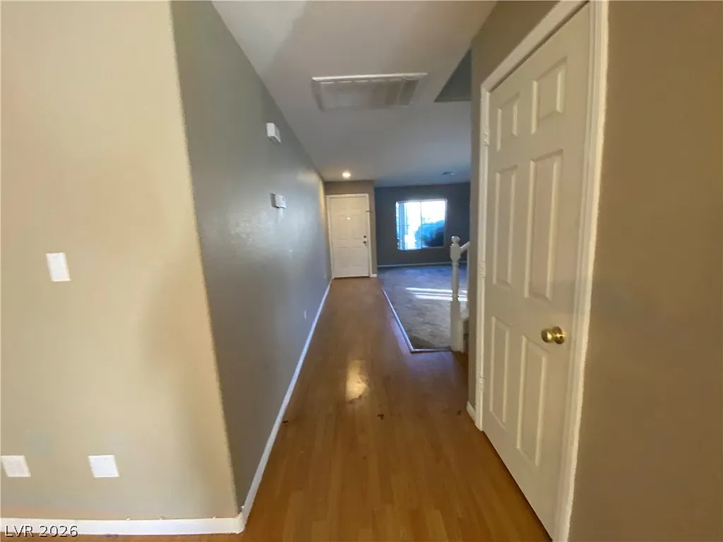 3 bed, 2.5 bath, 2322 sqft, $2,420 — Photo 4