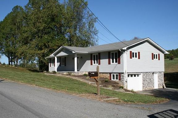 3rd image of 190 Nuckles Dr