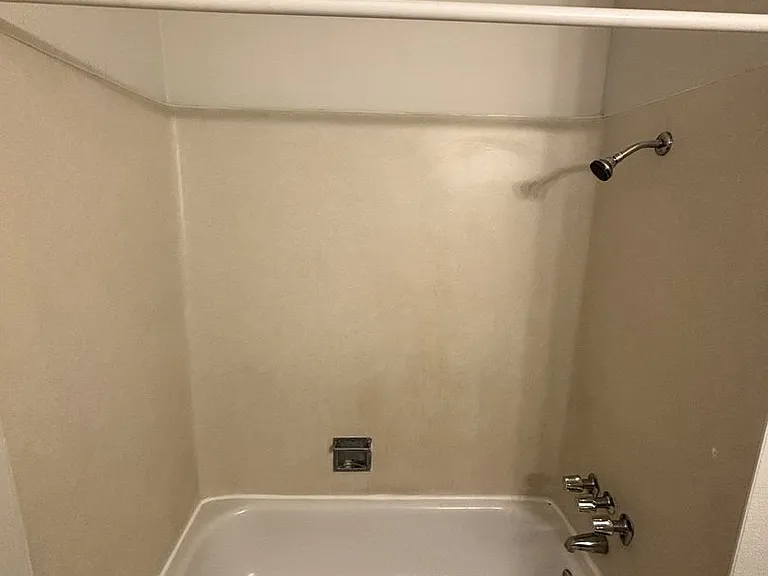 Alicia Apartments — Photo 5