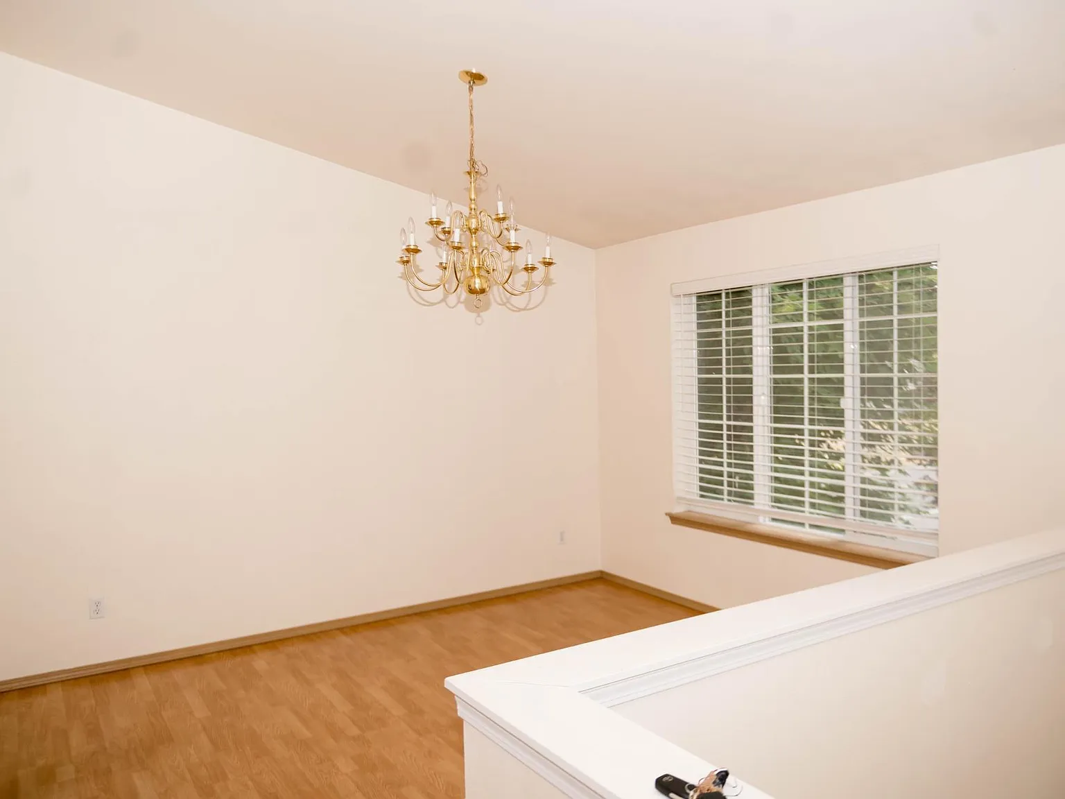4 bed, 2333 sqft, $3,300 — Photo 2