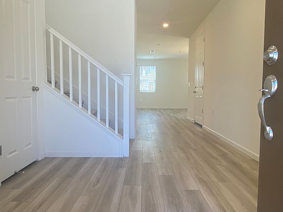 3rd image of 564 Spalding Way