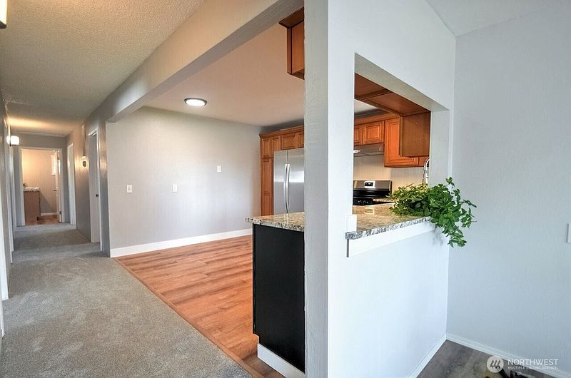 5th image of 327 Eklund Avenue