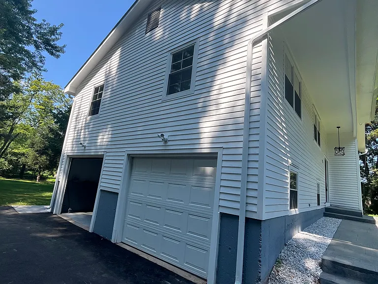 751 W Avon Rd — Photo 31