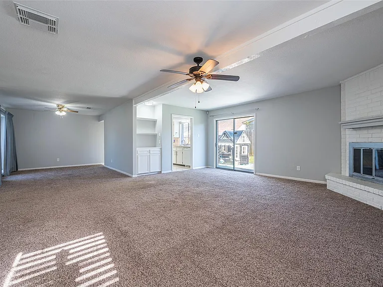 10215 Kirkwren Dr — Photo 6