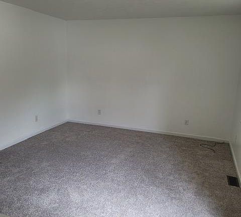 3rd image of 220A S Keeneland Dr