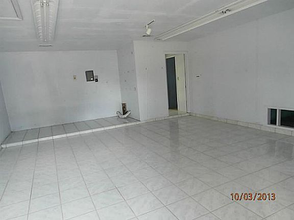 3rd image of 201 SE Gardens Blvd