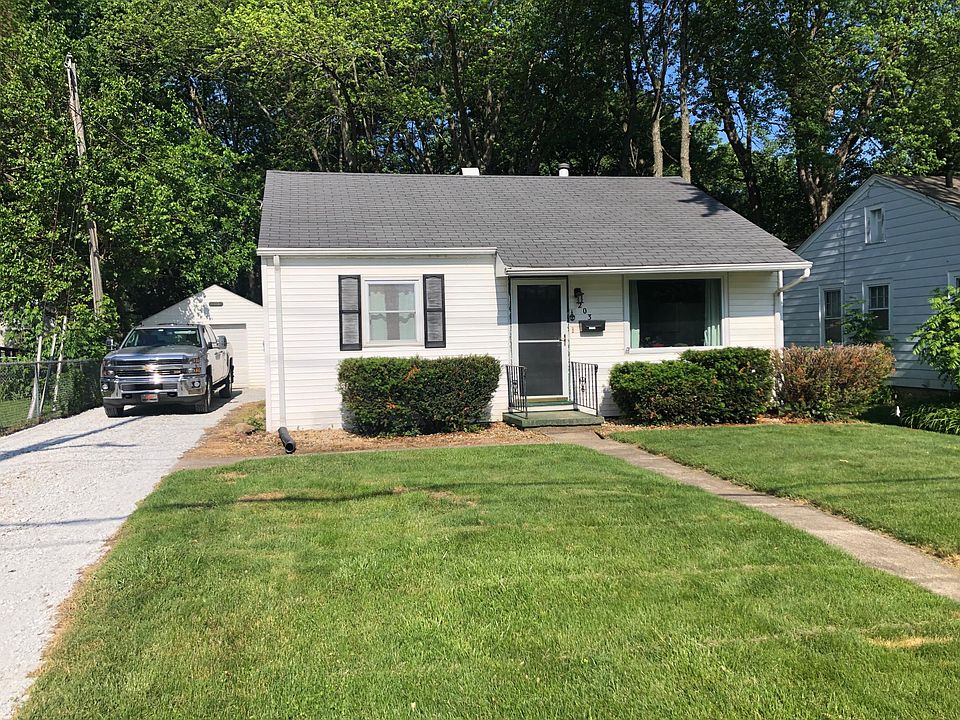 1st image of 203 Roosevelt Rd