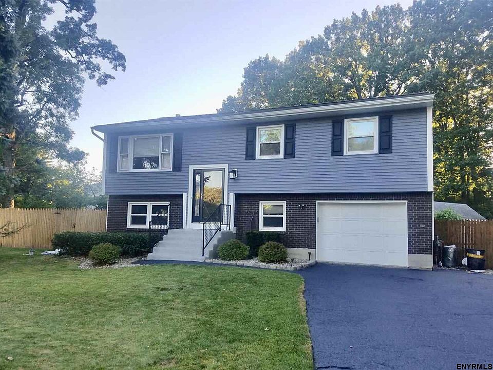 1st image of 5 Village Park Dr