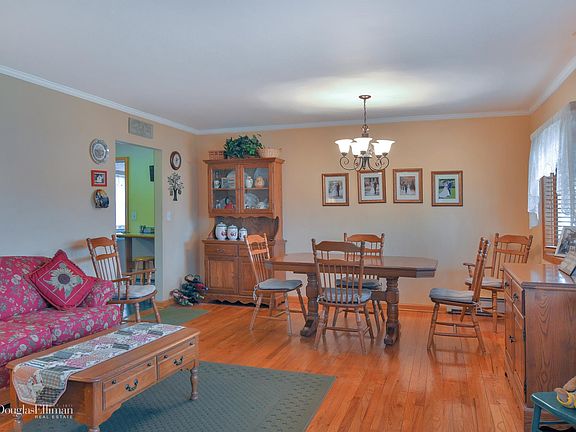 3rd image of 7 Bayard Ave
