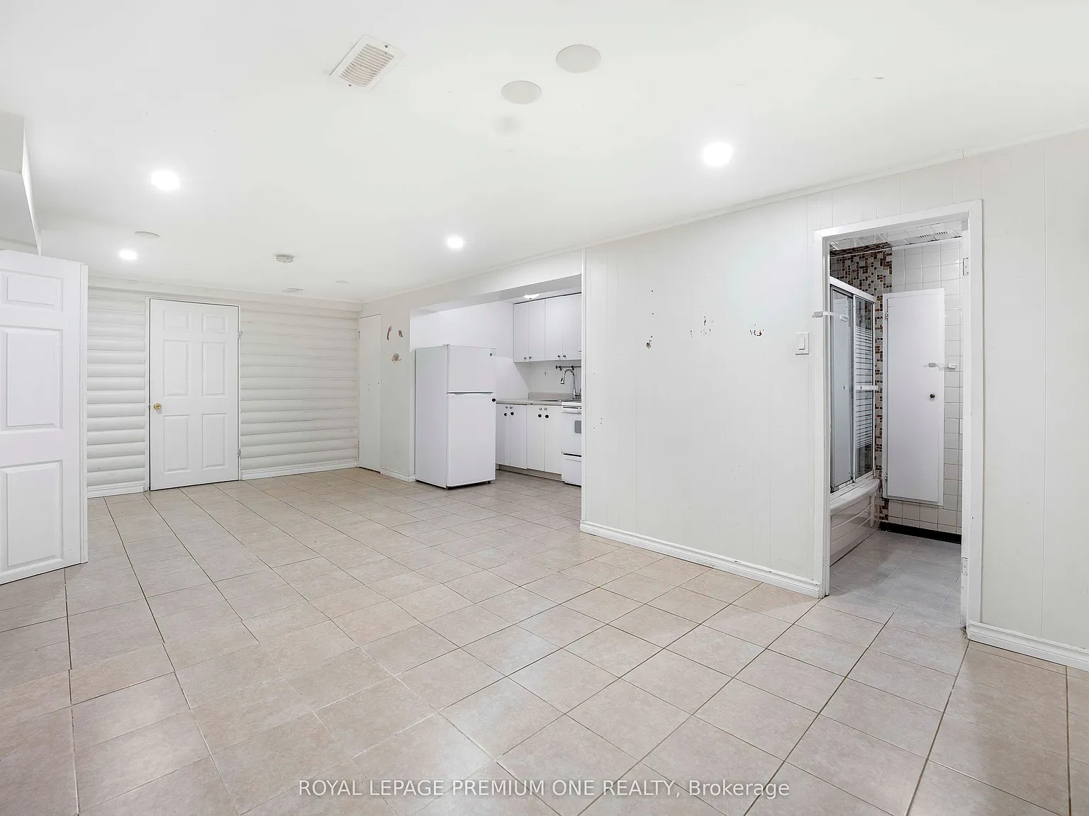 3 bed, $1,800 — Photo 4