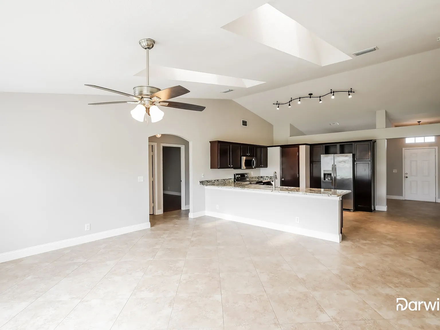 4 bed, 2.0 bath, 2074 sqft, $2,755 — Photo 3