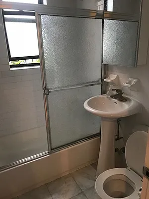 Rented by Salon Realty Corp | media 12