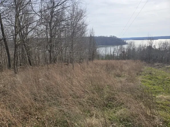 0 Cleburne Point Prince Phillip Flt #9/8, Waverly, TN 37185