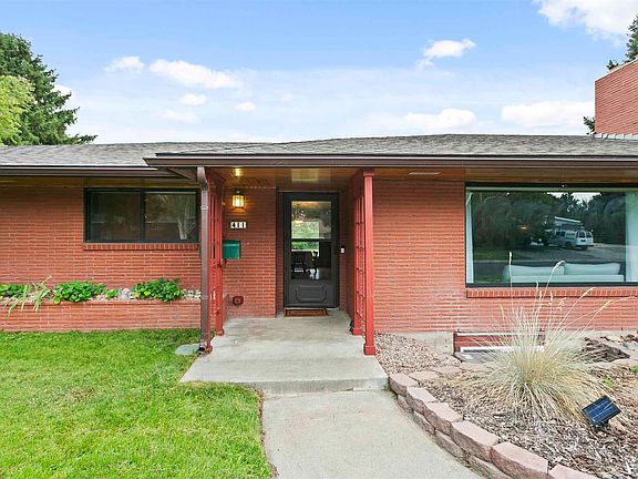 3rd image of 411 Sierra St