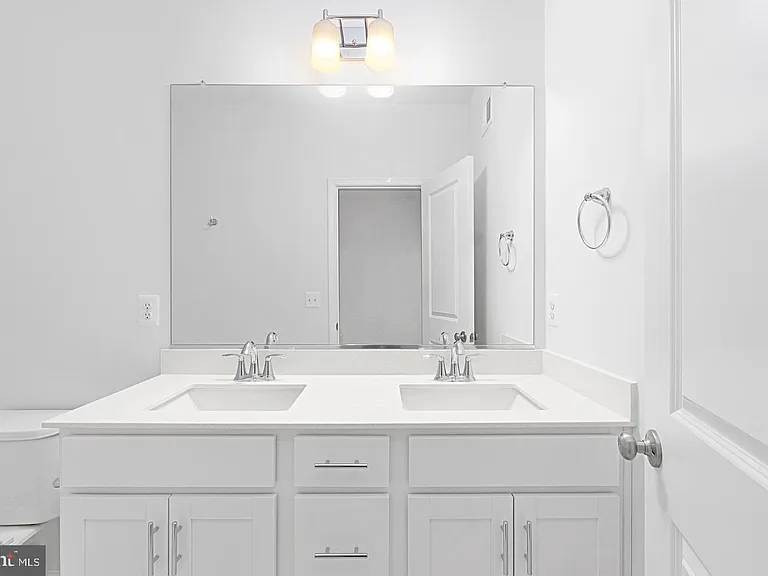 2546 Neabsco Common Pl — Photo 16