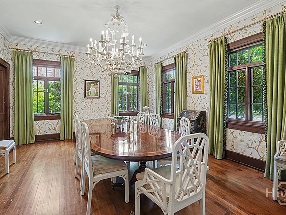 15th image of 27 E 49th Street