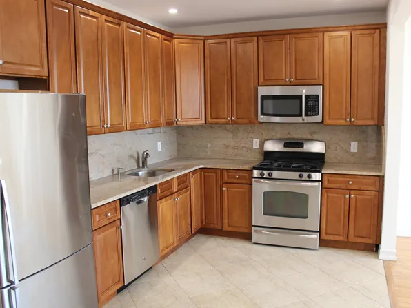 562 Court Street image 1 of 21