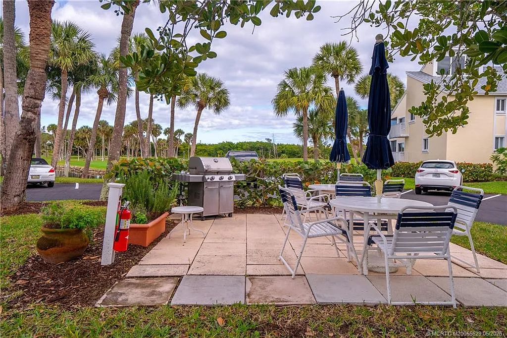 2 bed, 2.0 bath, 873 sqft, $6,500 — Photo 4